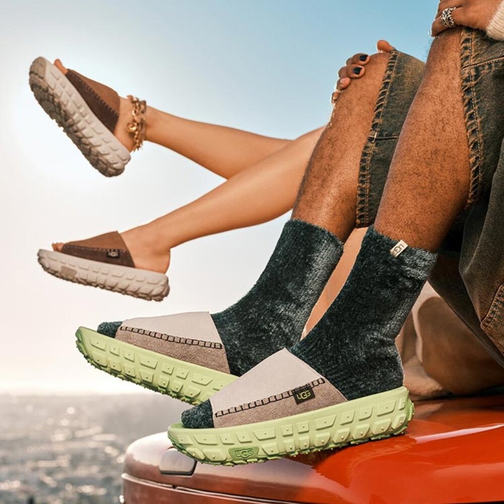 UGG All Gender Venture Daze Slide - Picture 8 of 11